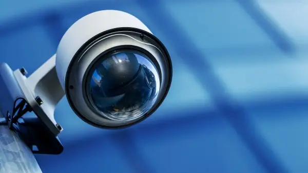 Deragos instaleert IP-camera's.